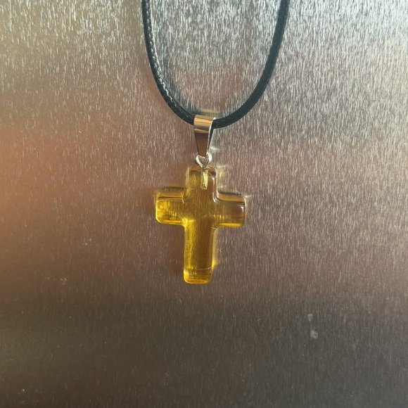 Jewelry - ✴️New✴️Yellow Sea Glass Cross Pendant Necklace